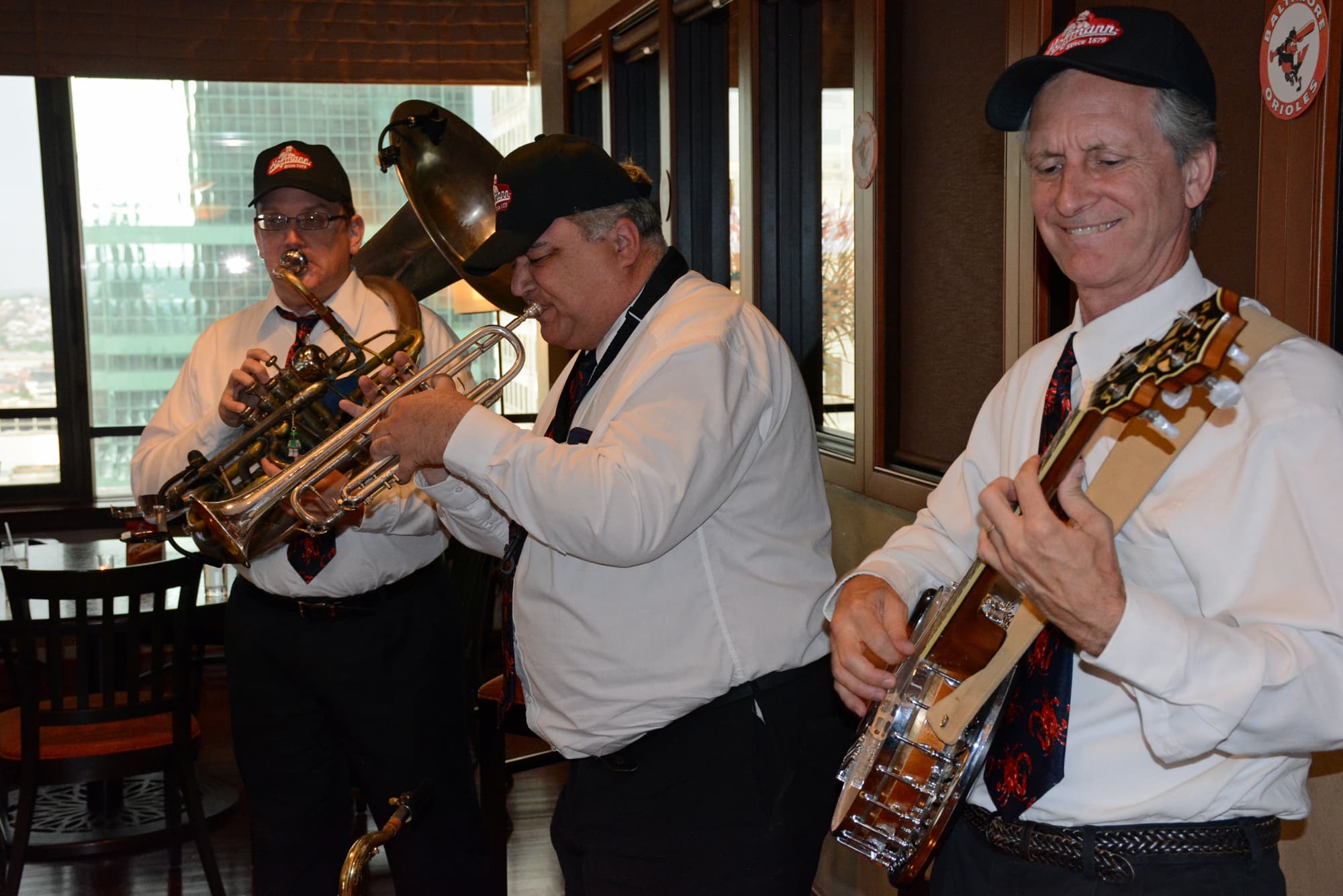 Guests were serenaded with some live Dixieland jazz at the party.