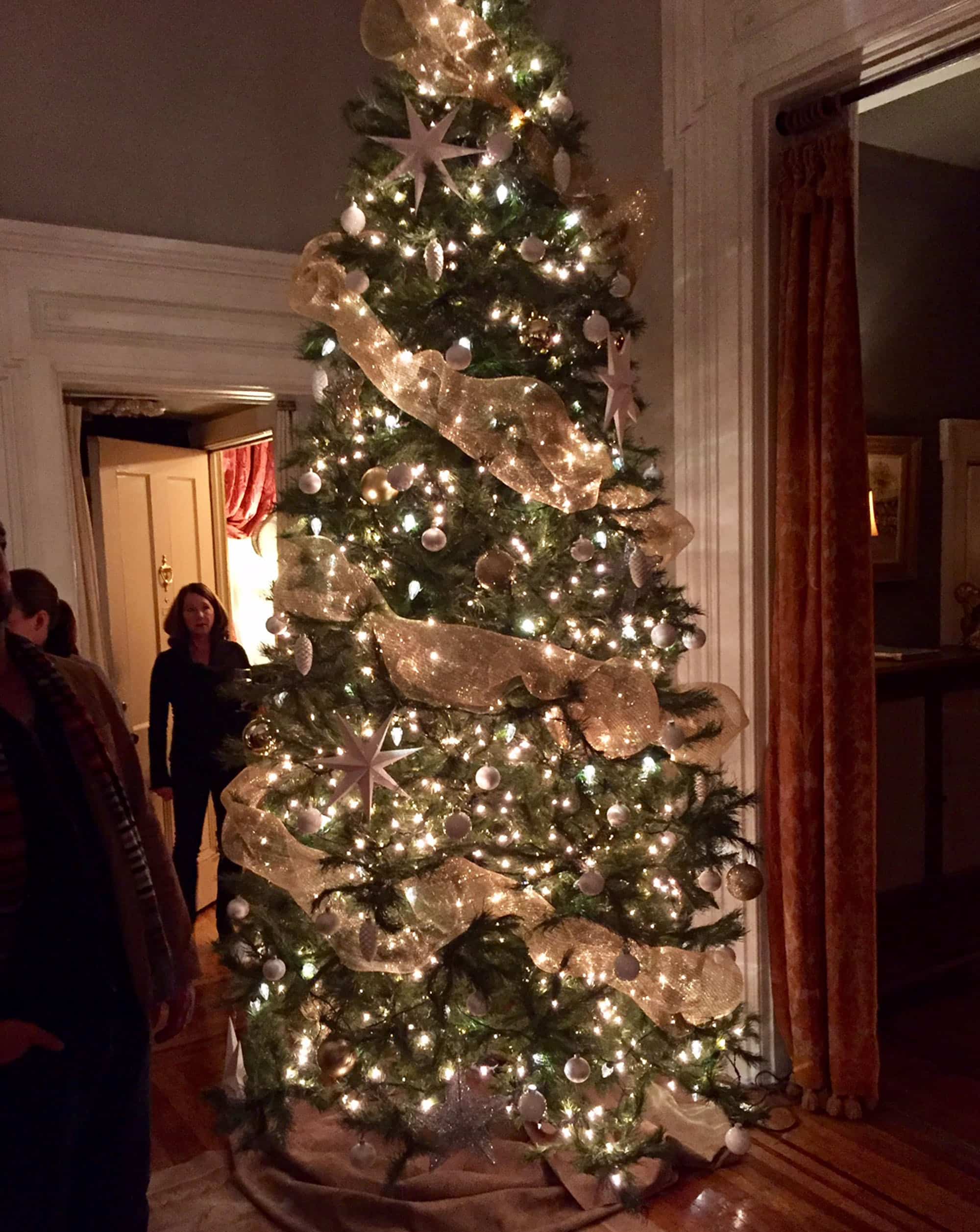 And of course, as you might expect, their Christmas tree is beautifully decorated as well.